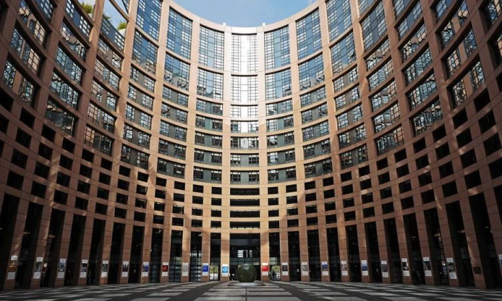 Πολωνία: Μηνύει την Κομισιόν που δεν επέβαλε κυρώσεις στη Βαρσοβία